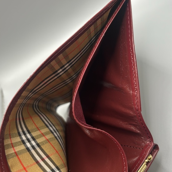 BURBERRY KISS-LOCK WALLET - Picture 10 of 11